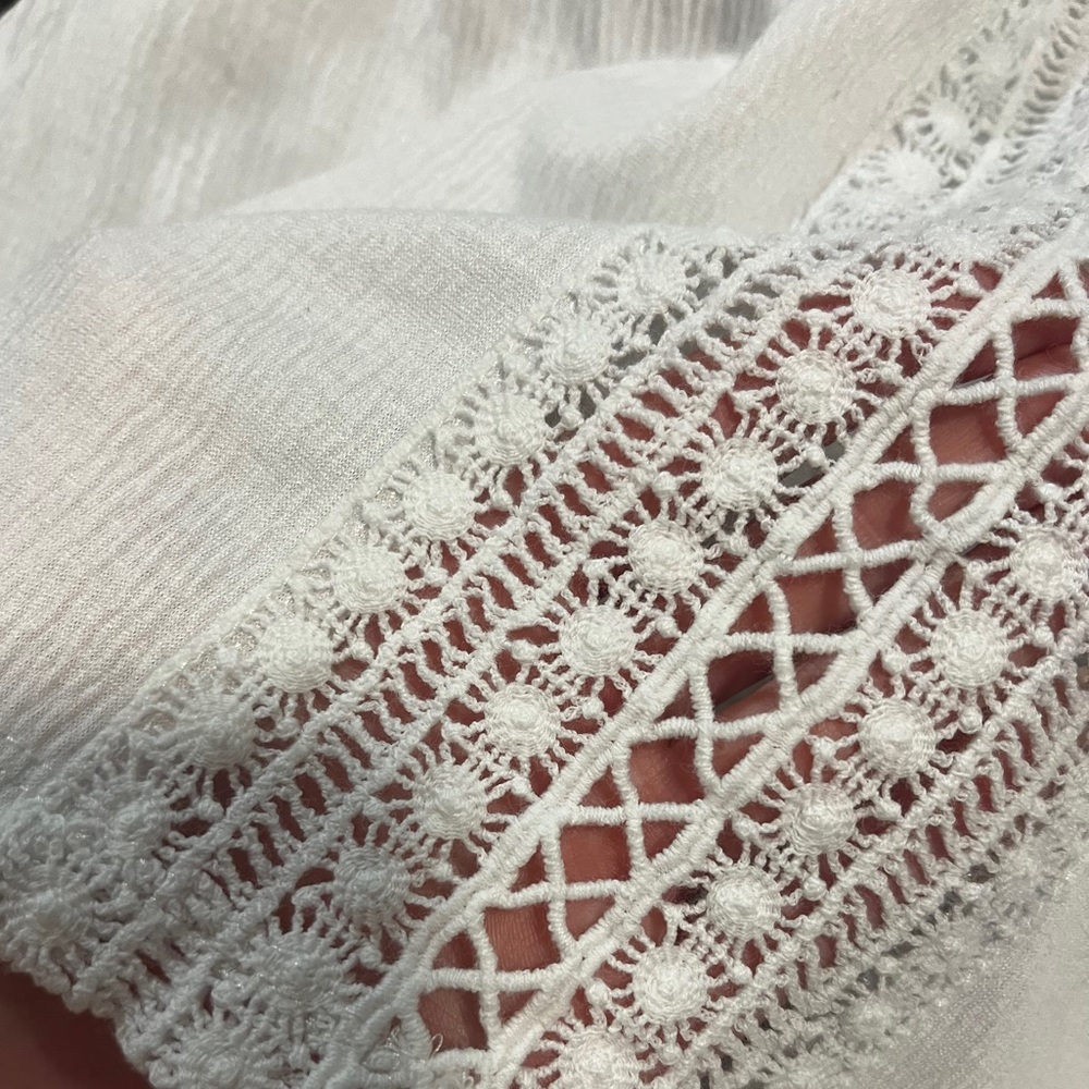 H&M Divided White Top with Lace Detail